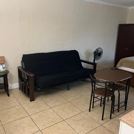Quiet Cozy Efficiency Apartment Hollywood Luaran gambar