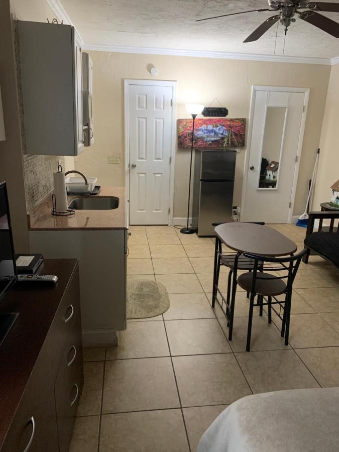 Quiet Cozy Efficiency Apartment Hollywood Luaran gambar